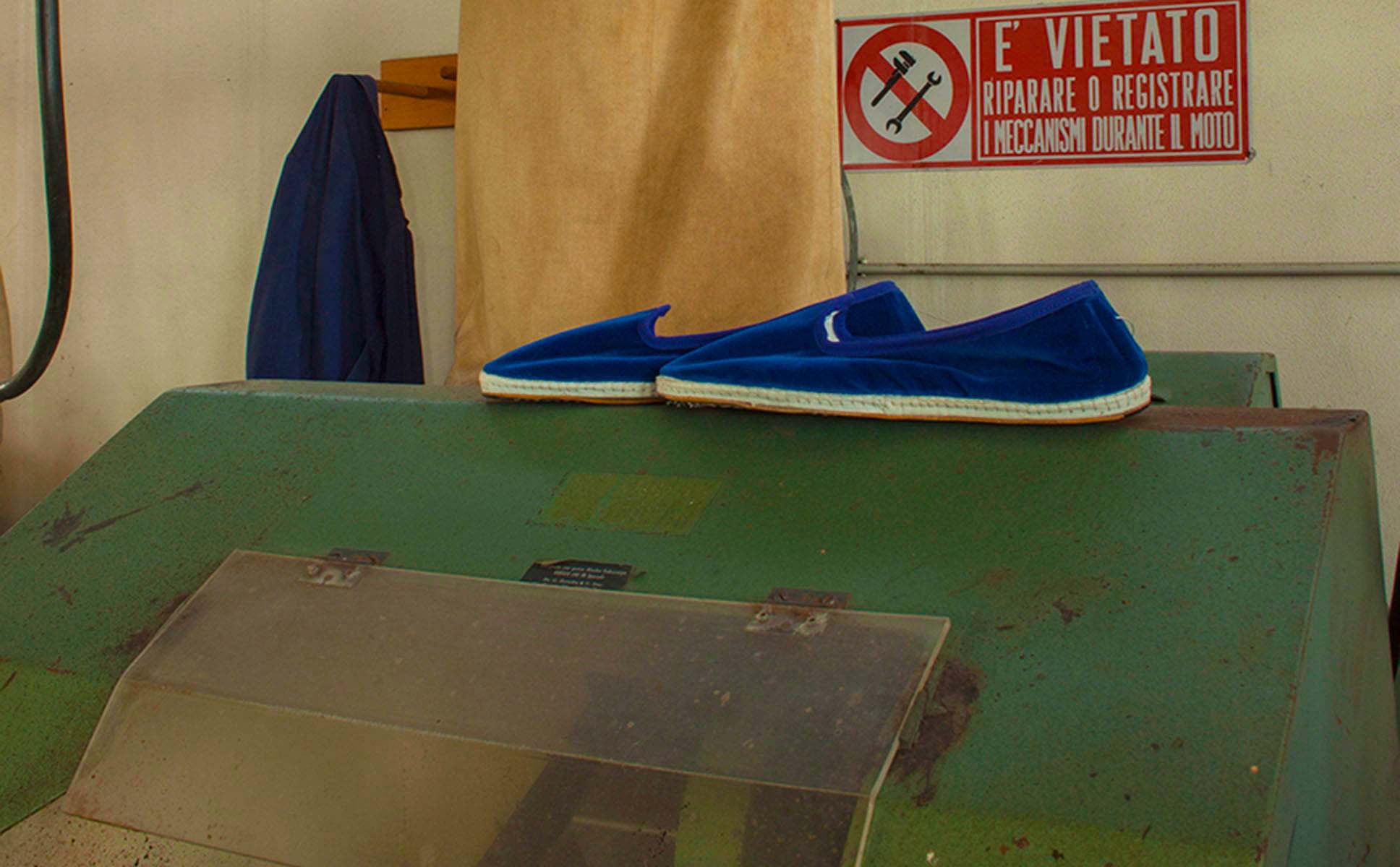 Lis Furlanis: Scarpe della tradizione friulana prodotte a mano in Friuli
